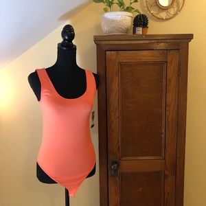 Sleeveless Scoop Neck Bodysuit (Pink Size Med.)